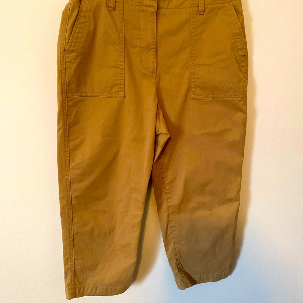 Talbots crop, size 8P patch pocket pant.